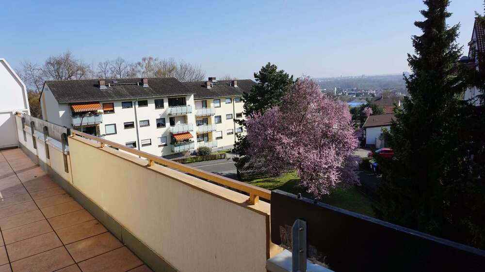 Etagenwohnung Wiesbaden Schierstein - 4 Zimmer, 102 m&sup2;, 1.326&euro; | Angebot:26018550