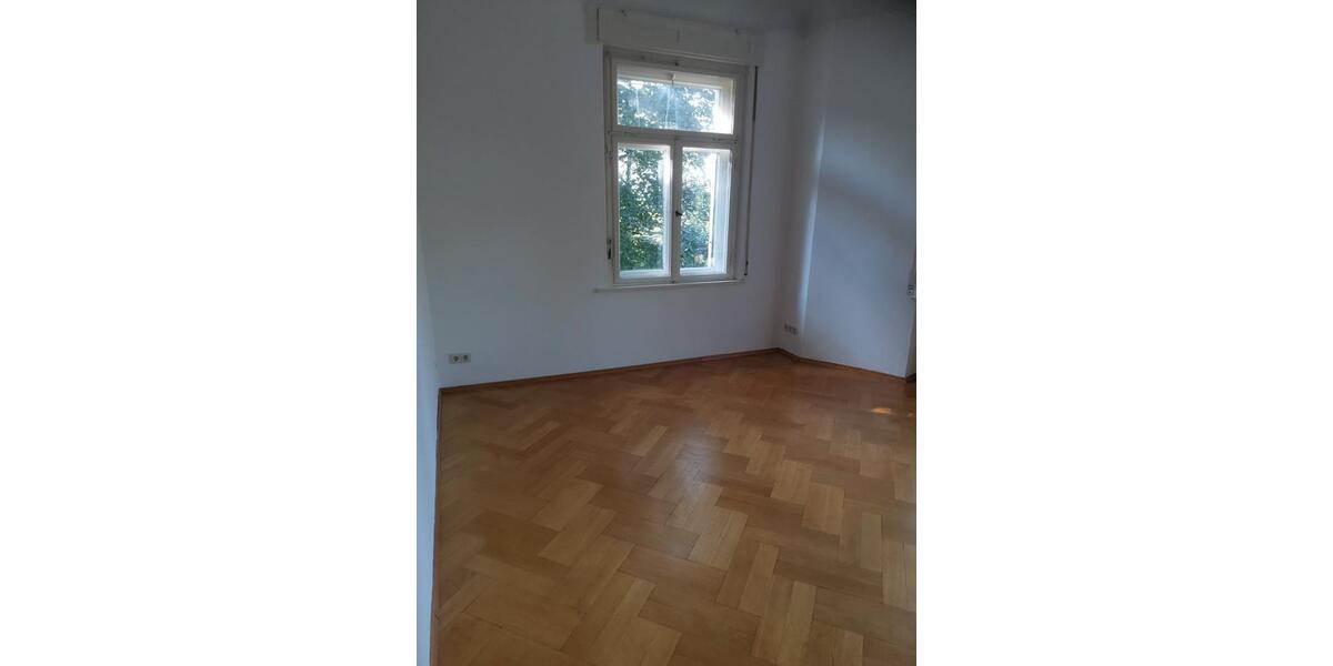 Sehr geräumige 5-Zimmerwohnung in Villa mit großer Terrasse 5 zimmer