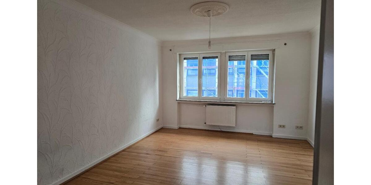 Zentral gelegene 4-Zimmer-Wohnung in SB St. Johann-sofort frei 4 zimmer