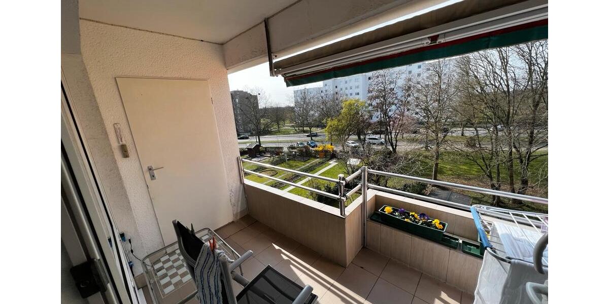 Schöne 3-Zimmer-Wohnung mit Balkon + moderner Küche 3 zimmer