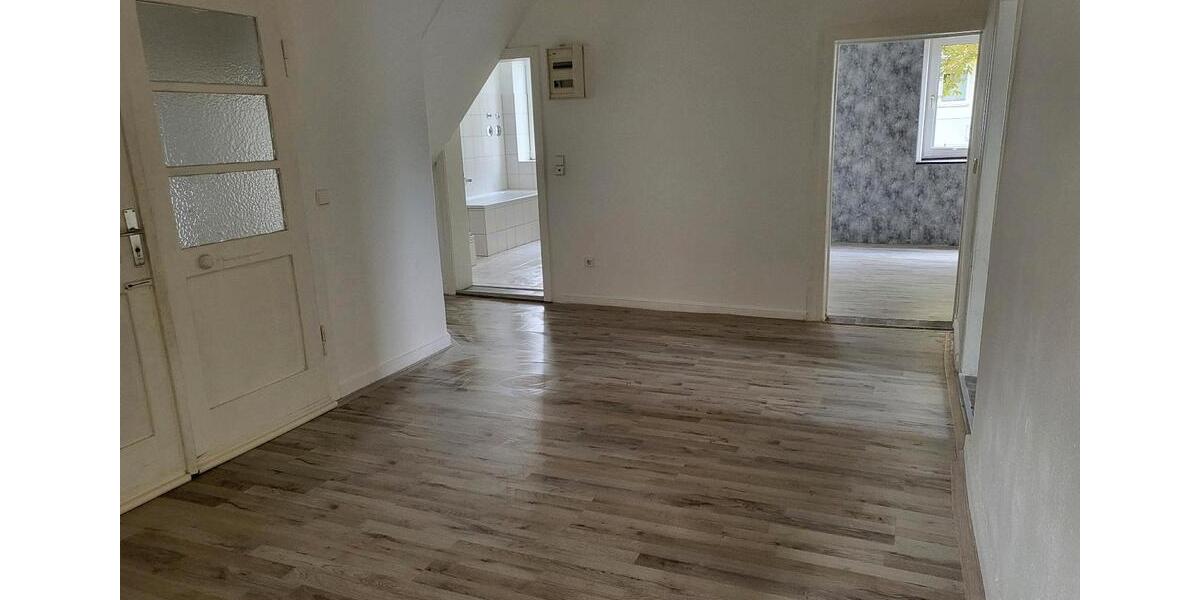 Erdgeschoßwohnung Lehrte - 4 Zimmer, 820&euro; | Angebot:23410219