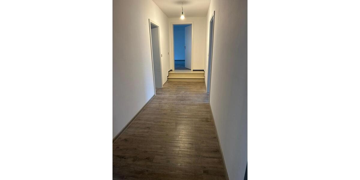 Große Wohnung in Homberg Ohm 4 zimmer