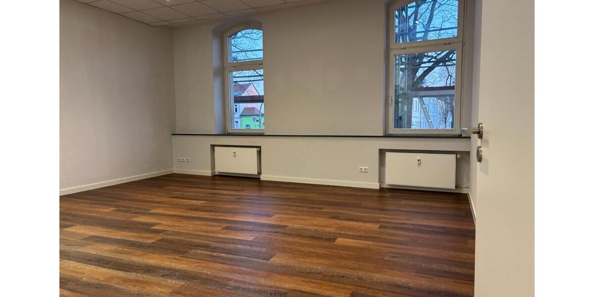 Erdgeschoßwohnung Zerbst (Anhalt) - 5 Zimmer, 135 m&sup2;, 810&euro; | Angebot:25855758