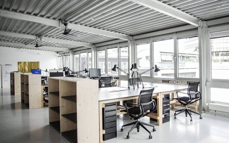 Tolle Arbeitsplätze in loftartigem Hinterhaus der Aachener Straße - All-in-Miete