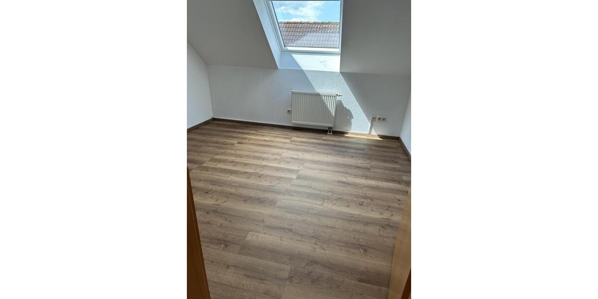 Schöne 2-Zimmer-Wohnung mit Balkon, Grün- & Blicklage von Privat. Am Schäfersberg-Niedernhausen 2 zimmer