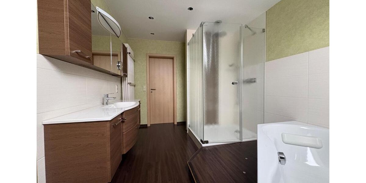 Dachgeschoßwohnung Ebersbach-Neugersdorf Neugersdorf - 2 Zimmer, 82 m&sup2;, 550&euro; | Angebot:26018406