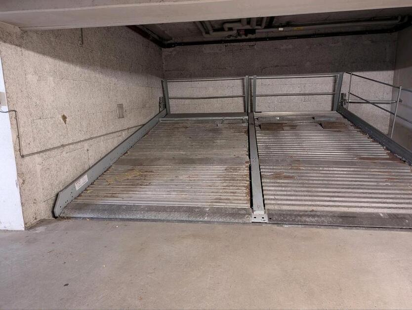 Tiefgaragenstellplatz