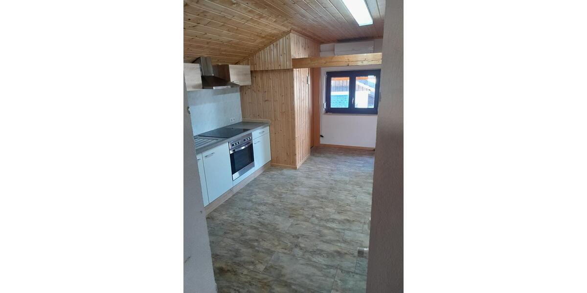 Dachgeschoßwohnung Oberschneiding - 3 Zimmer, 68 m&sup2;, 525&euro; | Angebot:25978830