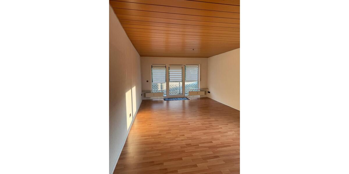 Dachgeschoßwohnung Wiehl - 1 Zimmer, 100 m&sup2;, 950&euro; | Angebot:26153584