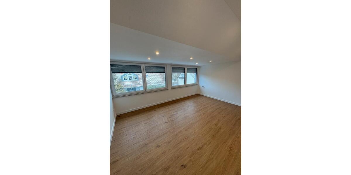 Dachgeschoßwohnung Nürnberg Kleinweidenmühle - 3.5 Zimmer, 115 m&sup2;, 1.650&euro; | Angebot:24386397