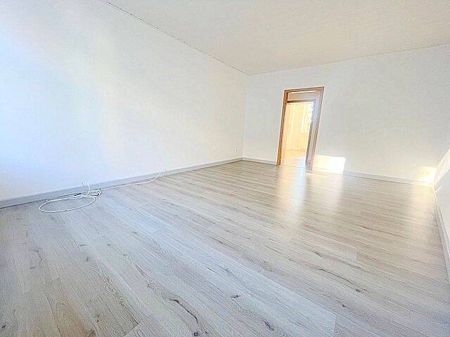 Etagenwohnung Lützen - 4 Zimmer, 110 m&sup2;, 850&euro; | Angebot:23957746