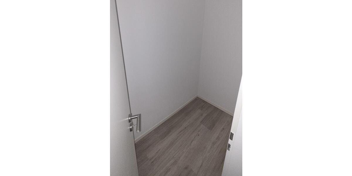 Direkt einziehen! Frisch renoviertes 1-Zimmer-Apartment + Loggia, separate Küche, Wannenbad, Aufzug 1 zimmer
