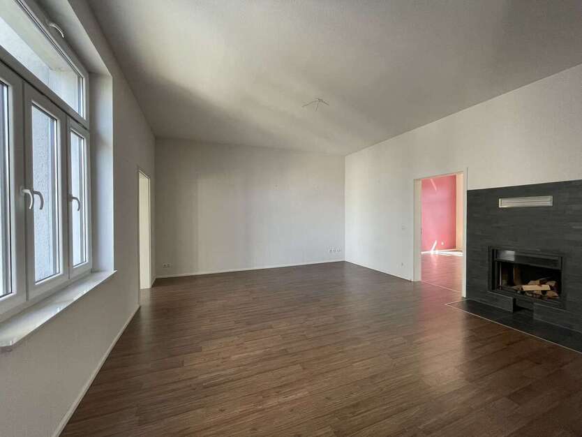 Wohntraum! Große 3 Zimmerwohnung mit riesiger Dachterrasse, Kamin + Einbauküche! 3 zimmer