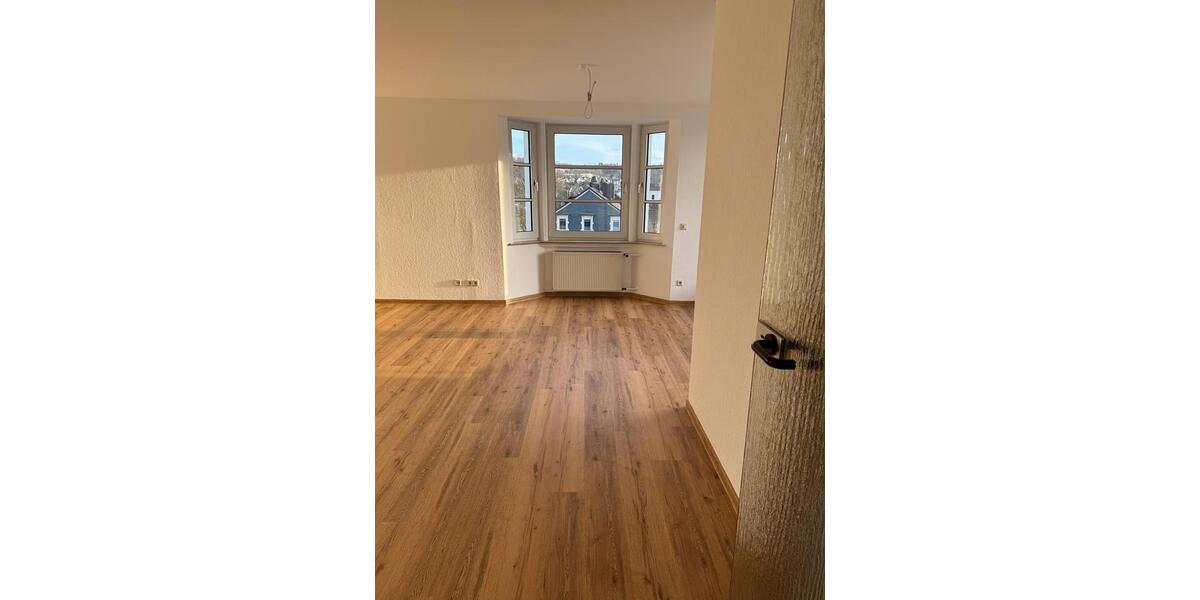Dachgeschoßwohnung Reichshof - 2 Zimmer, 76 m&sup2;, 970&euro; | Angebot:25904641