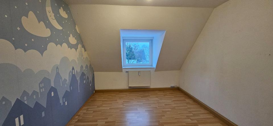 Dachgeschoßwohnung Hille - 6 Zimmer, 155 m&sup2;, 1.100&euro; | Angebot:24787035