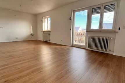 Helle Wohnung 1.OG mit Balkon in Zweifamilienhaus 3 zimmer