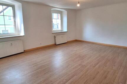 Wohnung Neustadt an der Waldnaab - 5 Zimmer, 110 m&sup2;, 1.200&euro; | Angebot:26253658