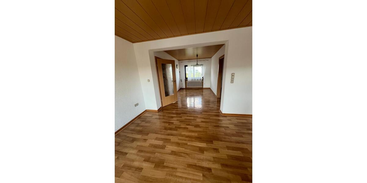 Etagenwohnung Aßlar - 4 Zimmer, 90 m&sup2;, 970&euro; | Angebot:26699260