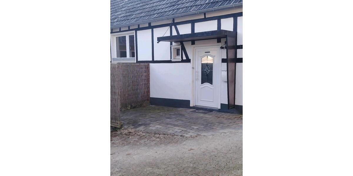 Etagenwohnung Overath - 3 Zimmer, 100 m&sup2;, 9&euro; | Angebot:23806876