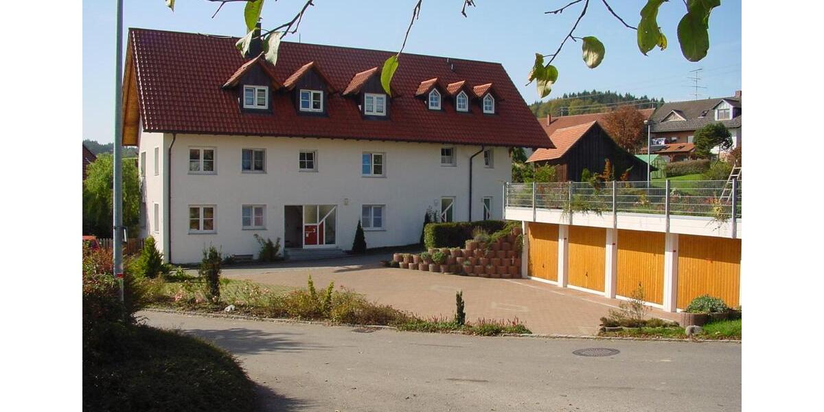 Erdgeschoßwohnung Bad Wurzach - 4.5 Zimmer, 94 m&sup2;, 750&euro; | Angebot:25253415