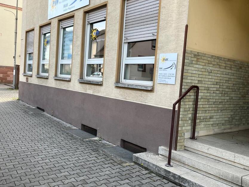 Enkenbach:Gewerbefläche als PraxisBüro in Ortsmitte zu vermieten
