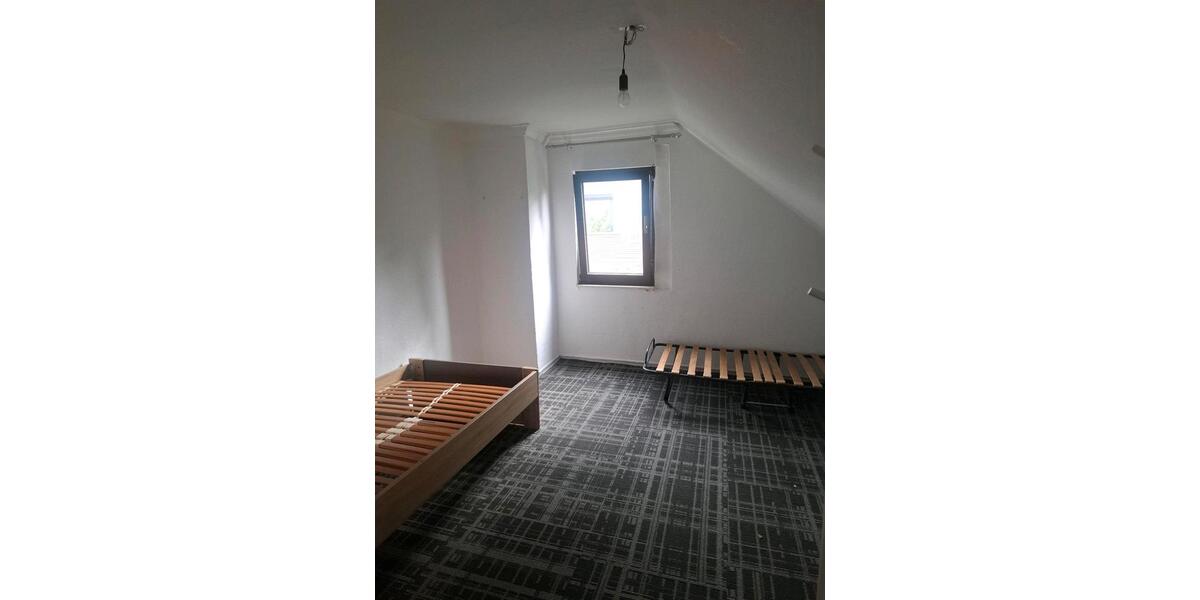 Etagenwohnung Frechen - 7 Zimmer, 150 m&sup2;, 2.200&euro; | Angebot:26498588