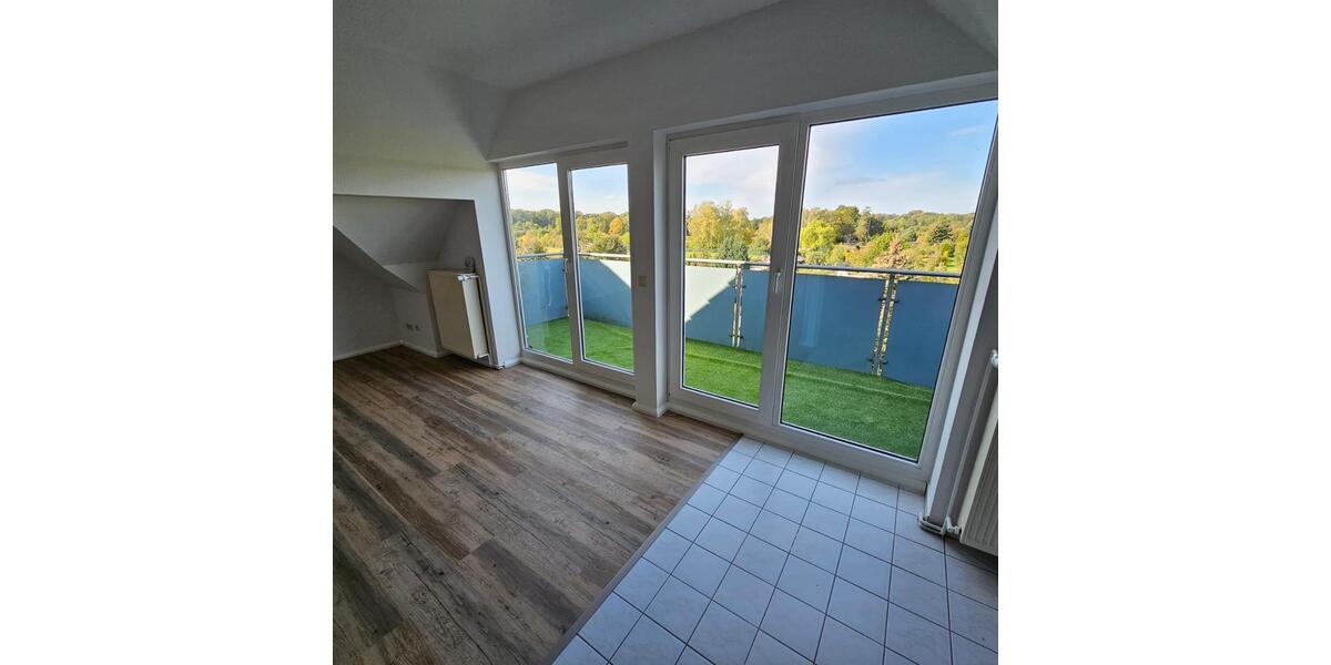 Dachgeschoßwohnung Zwenkau - 3 Zimmer, 72 m&sup2;, 690&euro; | Angebot:26493541