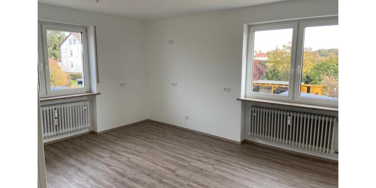 Etagenwohnung Schwandorf - 5 Zimmer, 130 m&sup2;, 1.320&euro; | Angebot:25296135