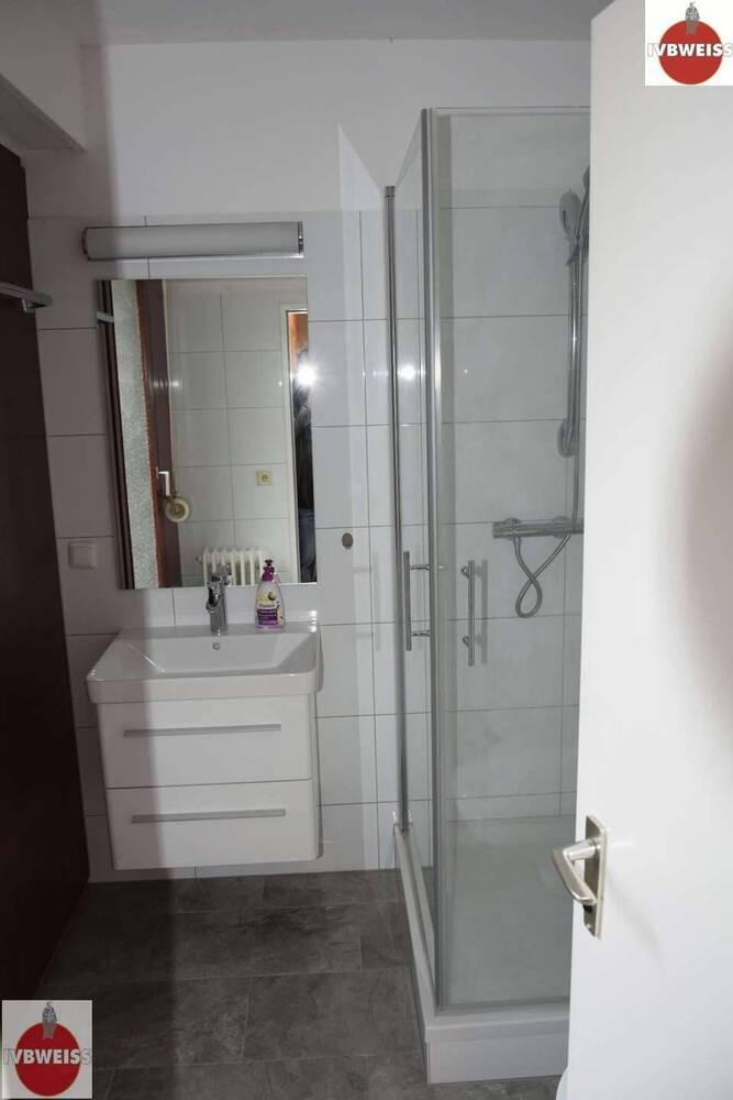 Grandiose Wohnung mit 2 Zimmern, 2 Terrassen, Duschbad und Einbauküche