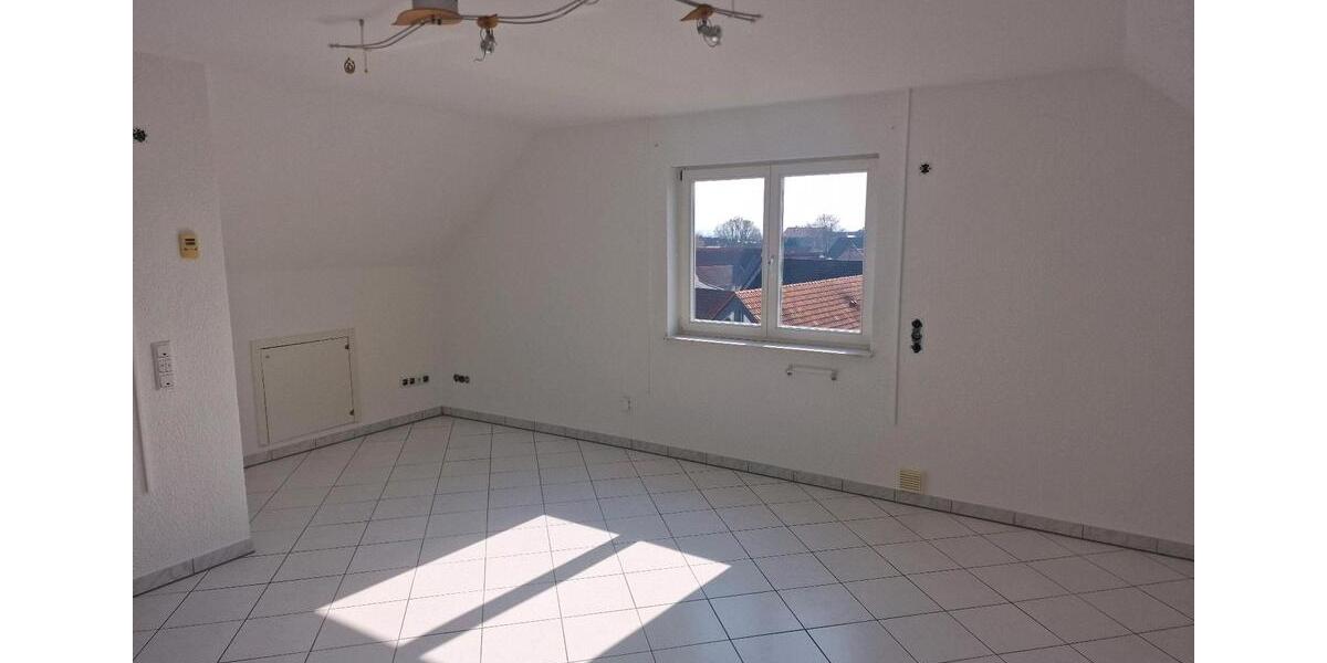Dachgeschoßwohnung Wölfersheim - 1 Zimmer, 65 m&sup2;, 700&euro; | Angebot:25475951