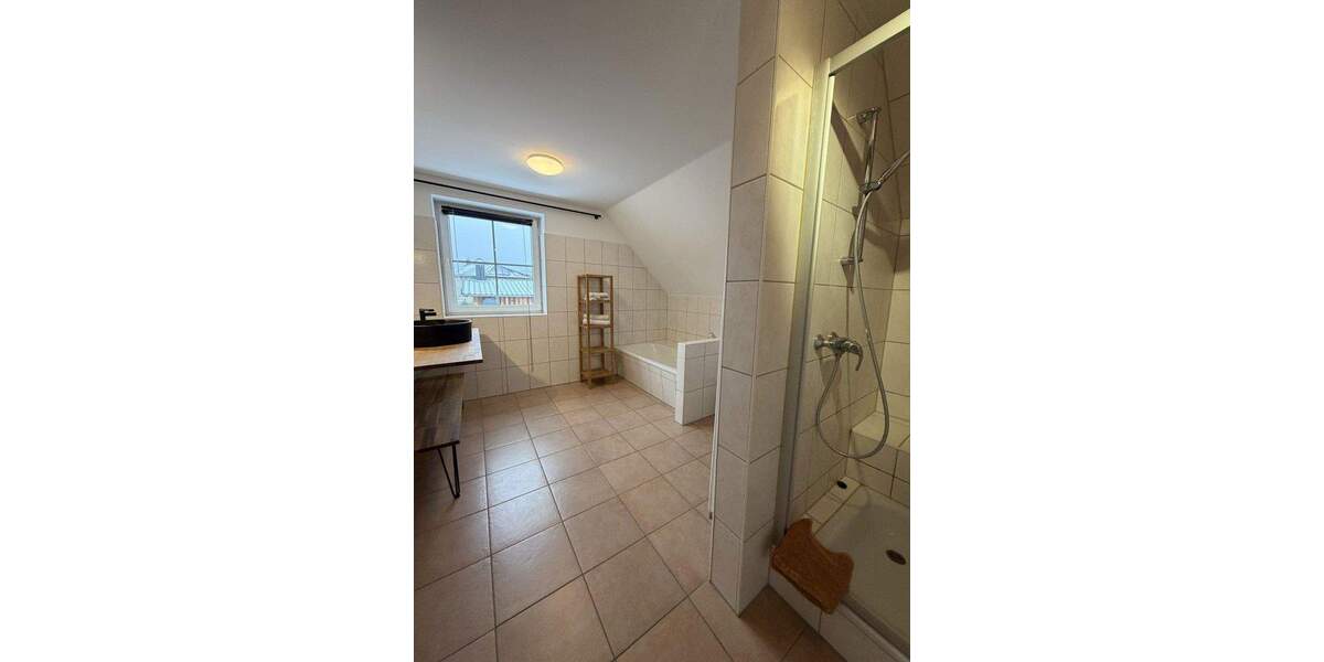 Einfamilienhaus Kröslin - 6 Zimmer, 220 m&sup2;, 1.990&euro; | Angebot:24671910