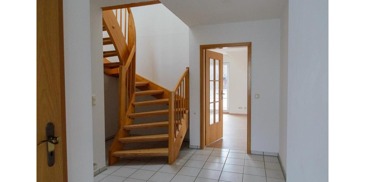 Frisch sanierte helle 3-Zimmer-DG-Wohnung mit Balkon 3 zimmer