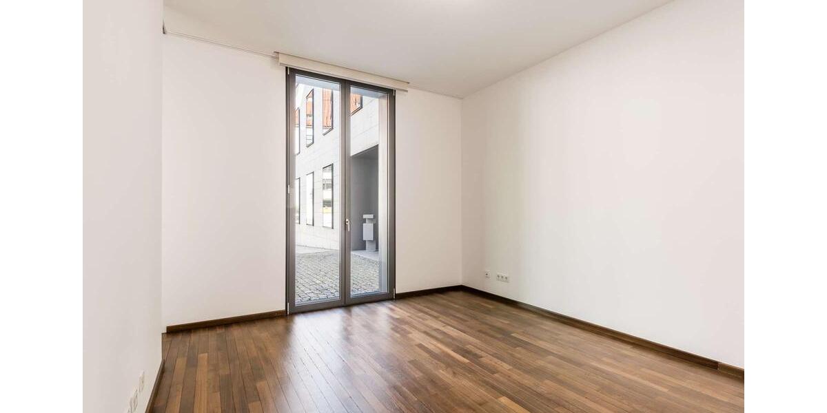 Erdgeschoßwohnung München Altstadt-Lehel - 3 Zimmer, 137 m&sup2;, 3.990&euro; | Angebot:26649880