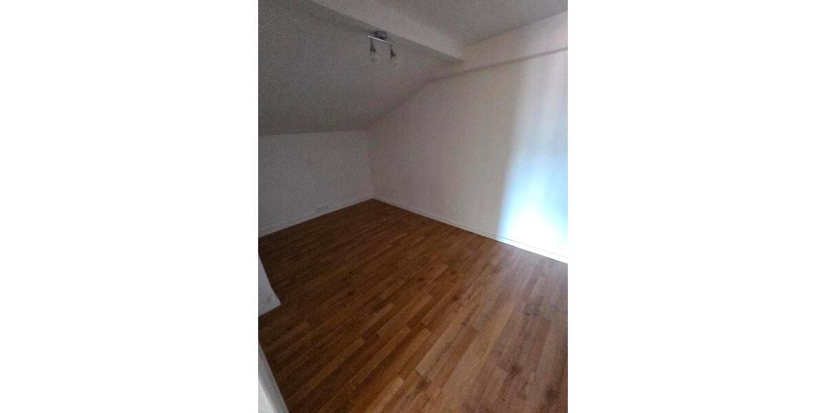 Dachgeschoßwohnung Lägerdorf - 3 Zimmer, 75 m&sup2;, 780&euro; | Angebot:25594898
