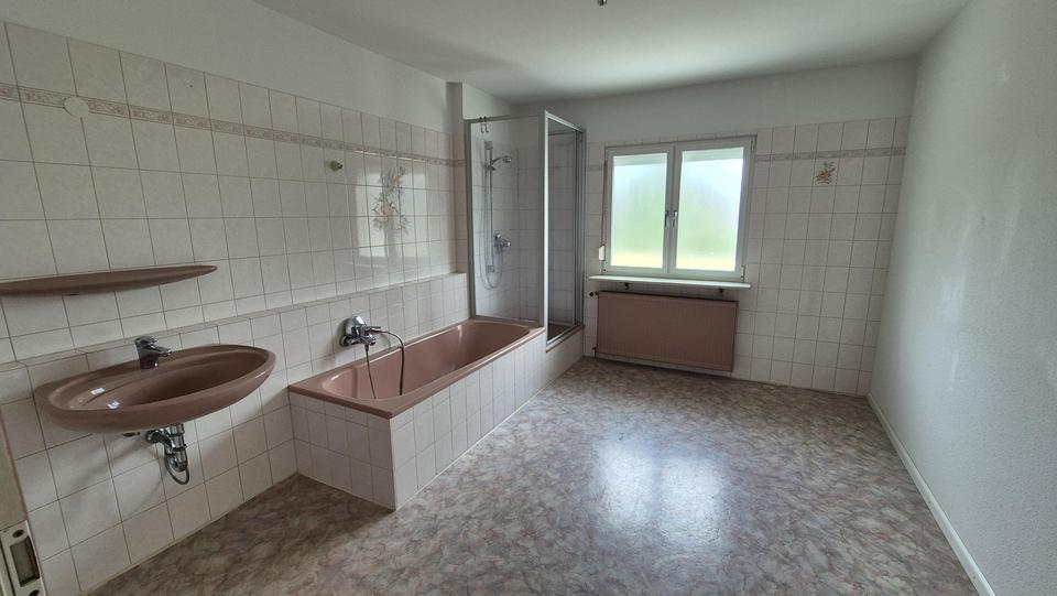 Etagenwohnung Bad Säckingen - 3 Zimmer, 113 m&sup2;, 1.220&euro; | Angebot:26199376