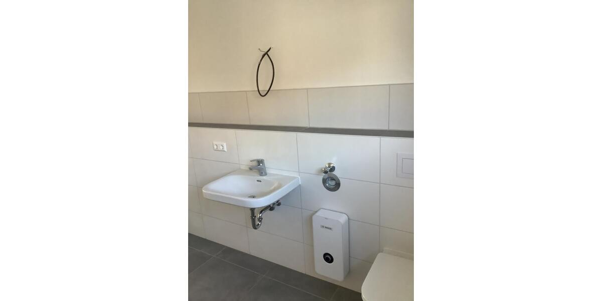 Etagenwohnung Frickenhausen - 4 Zimmer, 137 m&sup2;, 1.400&euro; | Angebot:24711366