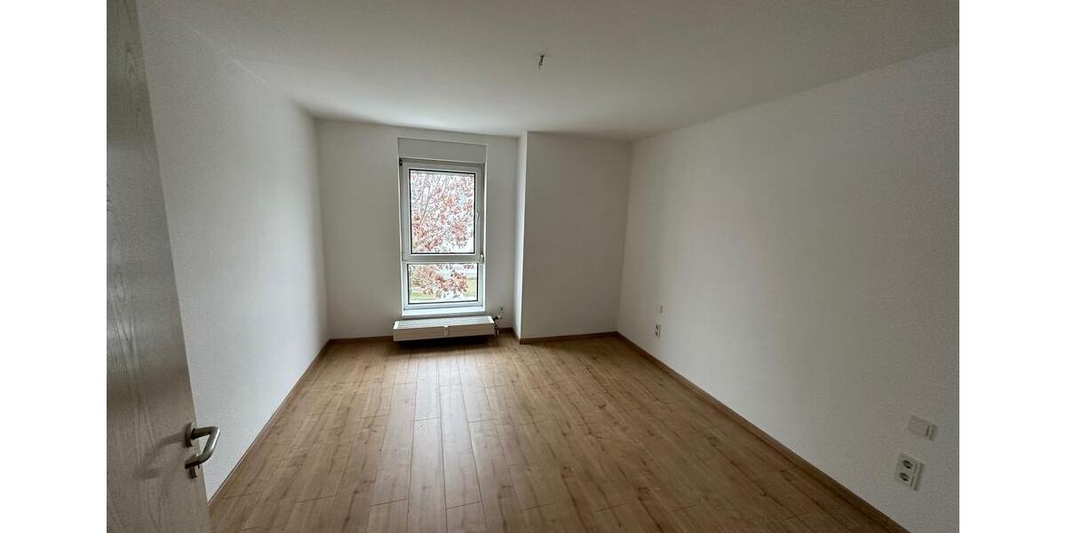 Etagenwohnung Döbeln - 3 Zimmer, 73 m&sup2;, 440&euro; | Angebot:26277580