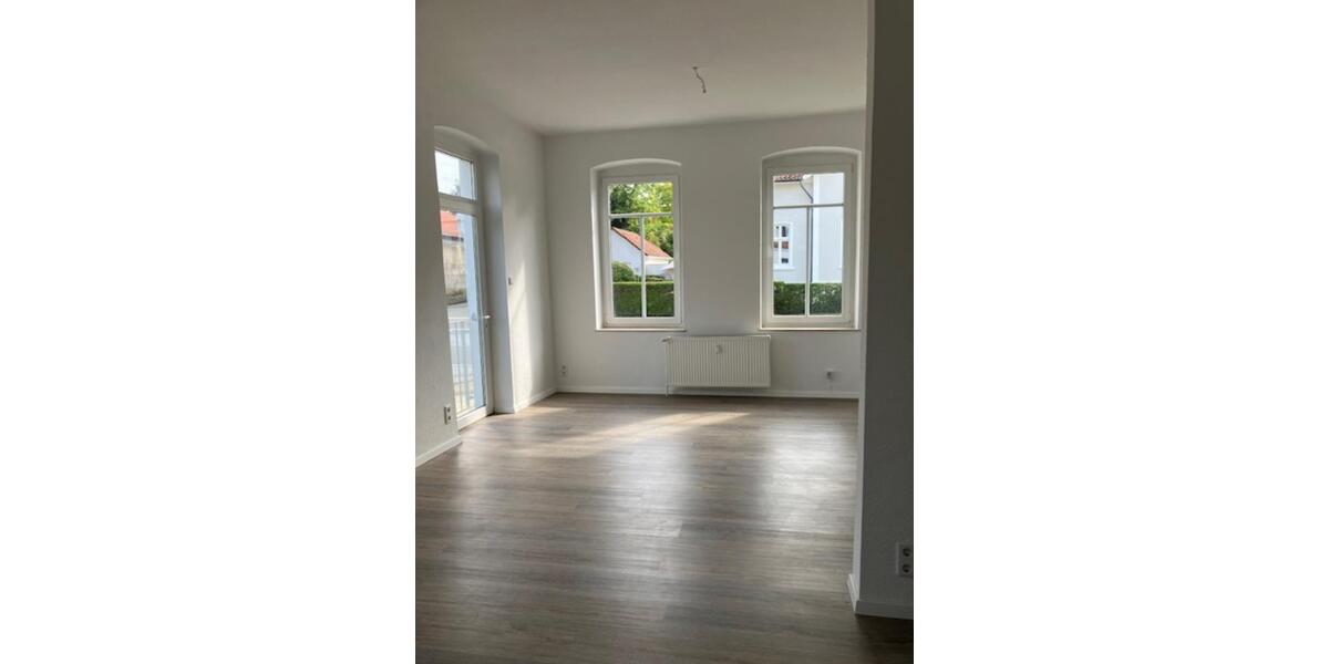 Schöne renovierte Altbauwohnung zentral gelegen in Halle 3 zimmer