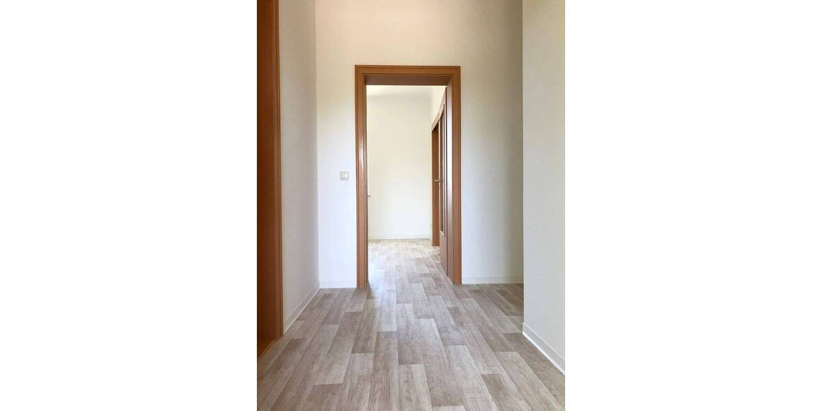 Etagenwohnung Riesa Gröba - 2 Zimmer, 65 m&sup2;, 349&euro; | Angebot:25916517