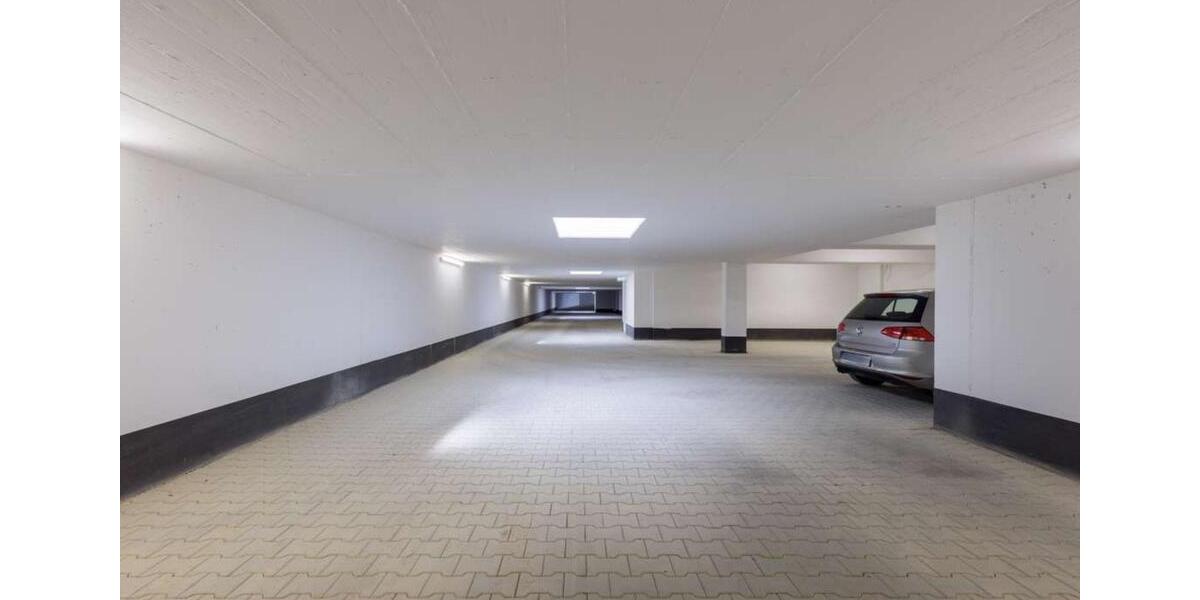 Moderne Dachgeschosswohnung mit Küche: Erstbezug 3 zimmer