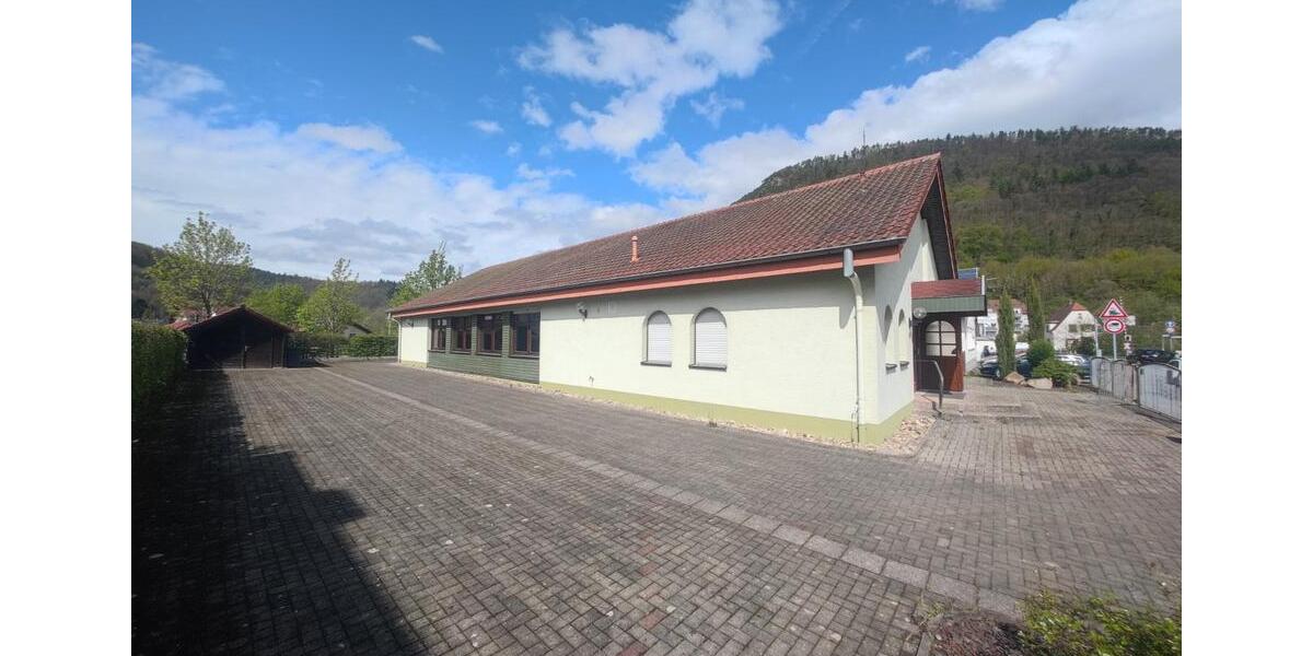 Vielseitig nutzbare Gewerbeimmobilie in Annweiler am Trifels | 12 Parkplätze zimmer