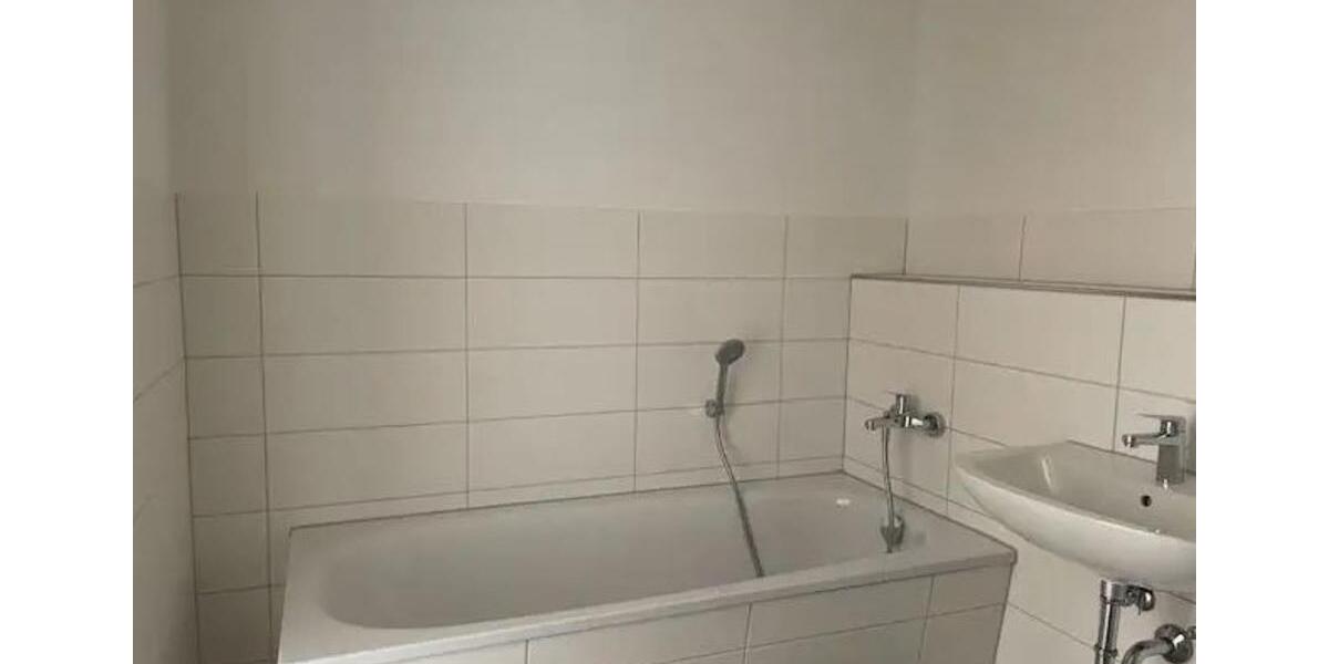4 Raum-Wohnung, Loggia, Badewanne+Dusche 4 zimmer