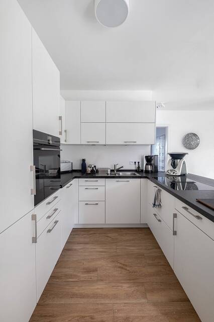 Befristet: Modernes Wohnen mit Stil: Garten, Terrasse & offenes Wohnkonzept vereint