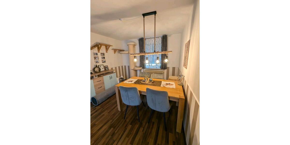 Erdgeschoßwohnung Bad Berneck im Fichtelgebirge - 4 Zimmer, 81 m&sup2;, 760&euro; | Angebot:24940909