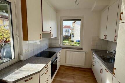 Studenten erwünscht! - Neu renovierte Erdgeschosswohnung mit 2 Balkonen und Stellplatz 2 zimmer