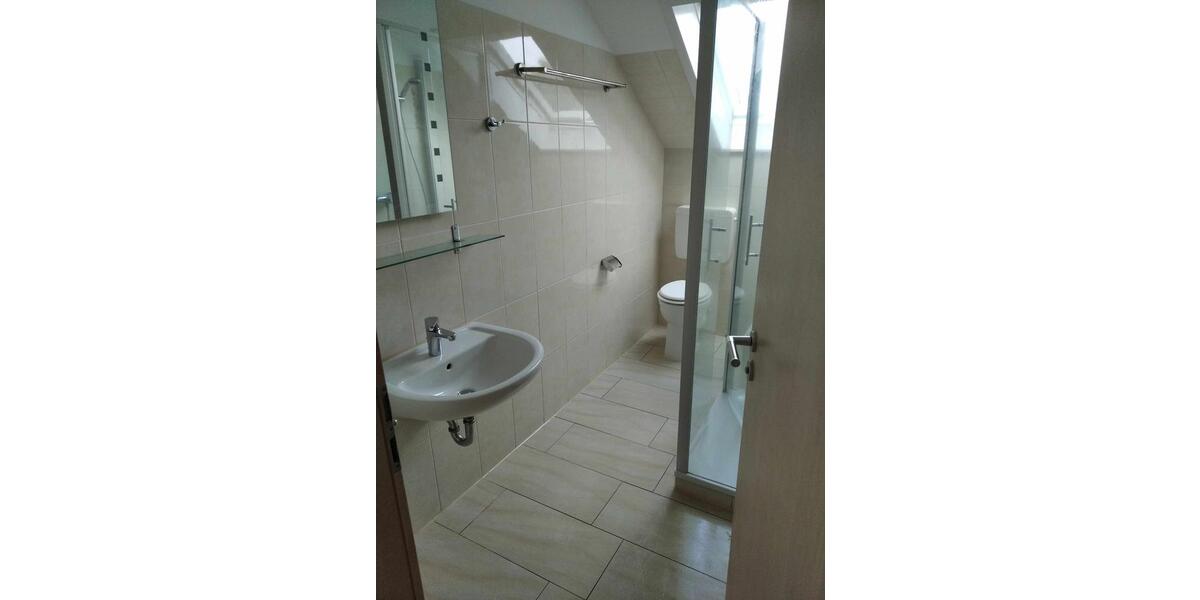Dachgeschoßwohnung Cadenberge - 3 Zimmer, 67 m&sup2;, 490&euro; | Angebot:26617792