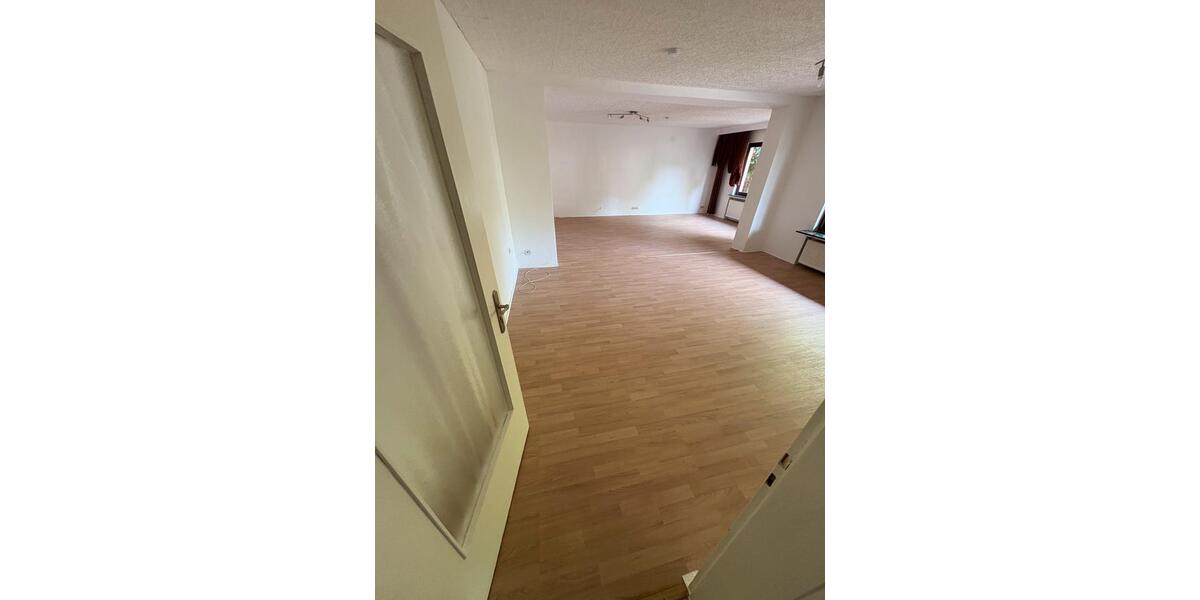 Etagenwohnung Aßlar - 5 Zimmer, 115 m&sup2;, 775&euro; | Angebot:24737160