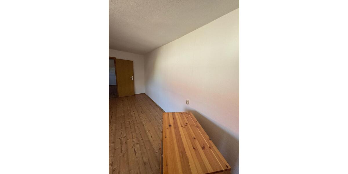 Dachgeschoßwohnung Teuchern - 5 Zimmer, 100 m&sup2;, 850&euro; | Angebot:26532602