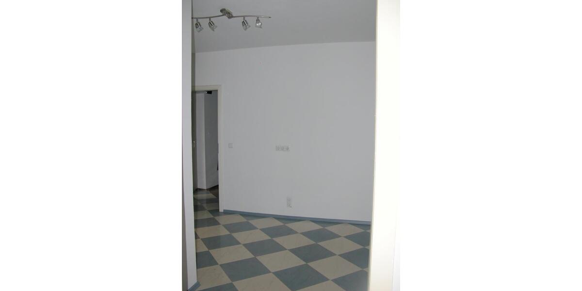 Erdgeschoßwohnung Viernheim - 4 Zimmer, 100 m&sup2;, 1.100&euro; | Angebot:25146077