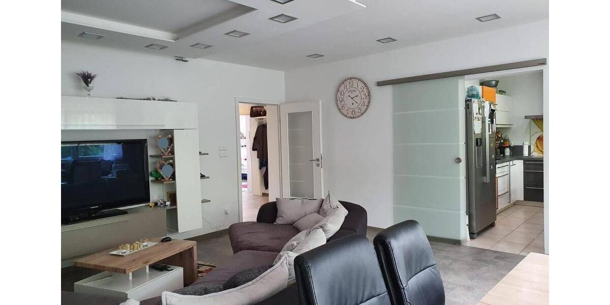 Modernisierte Wohnung mit vier Zimmern- Balkon - Garten 4 zimmer